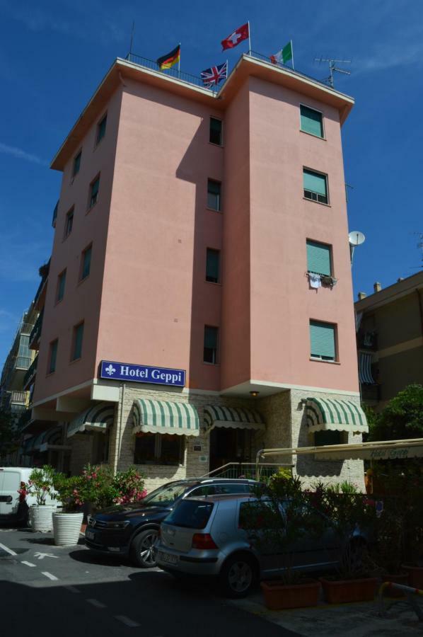 Hotel Geppi Pietra Ligure Exterior foto